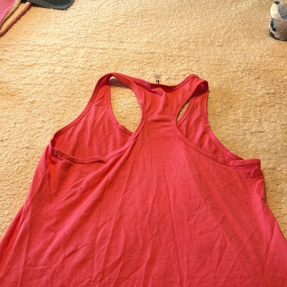 A tank top that says it all - Picture 3 of 4